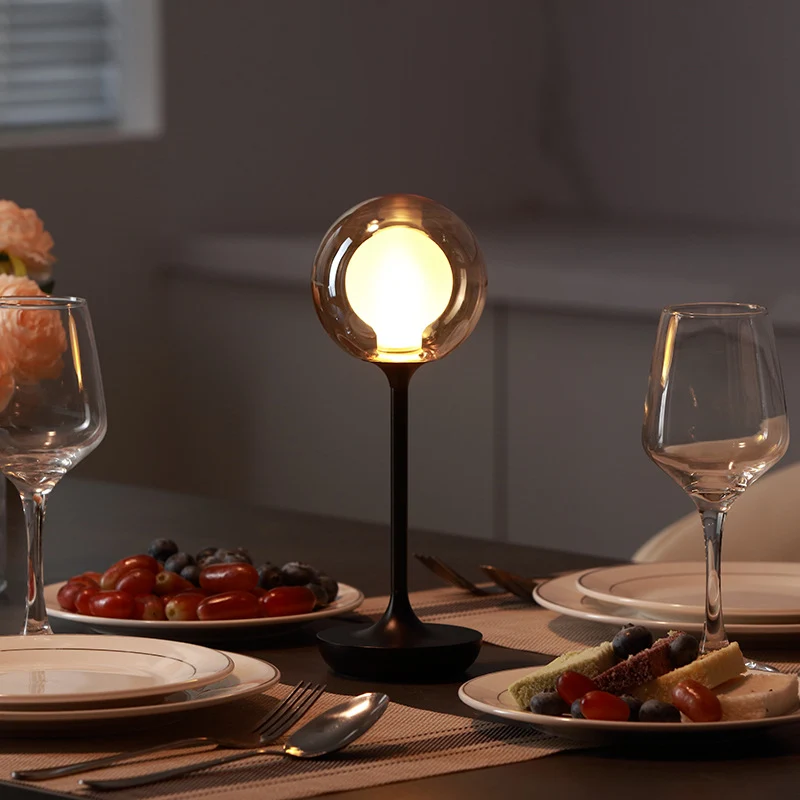 Moderne Tischlampe für stilvolle Wohnkultur