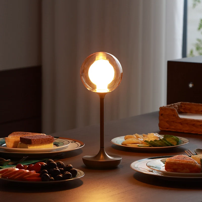 Dekorative Tischlampe für elegante Raumbeleuchtung