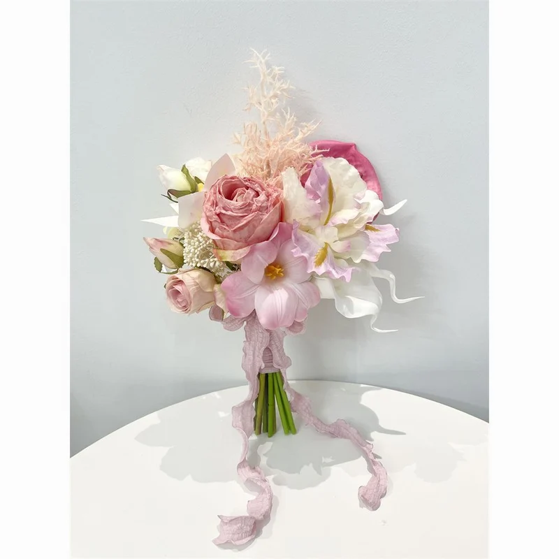 Romantischer floraler Brautstrauß