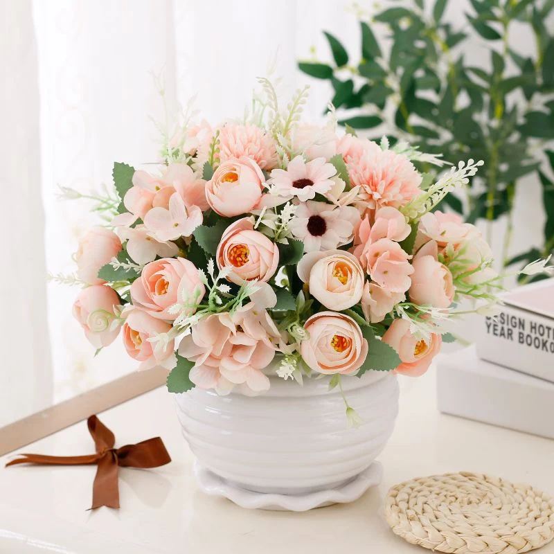 Lebendige künstliche Blumenarrangement