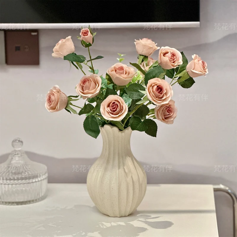 Realistische Künstliche Rosenarrangement