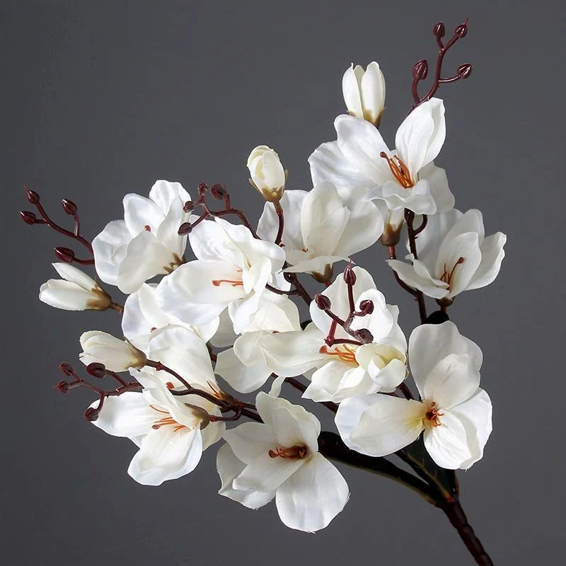 Realistische künstliche Orchideenblüte