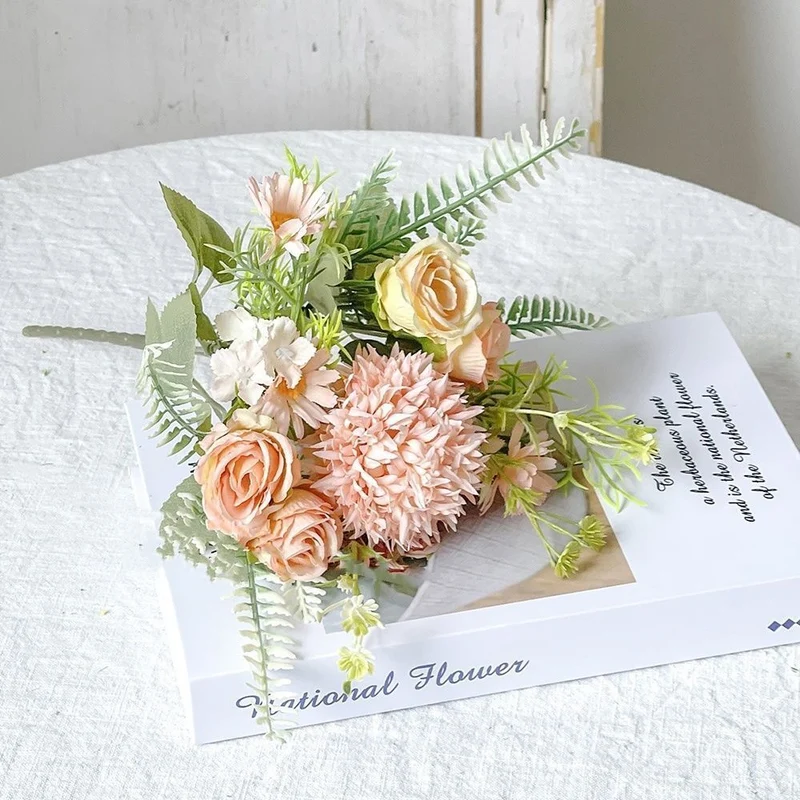 Premium Künstliches Blumenstrauß Arrangement