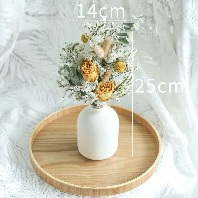 Natürlich getrocknetes Blumenstrauß Arrangement