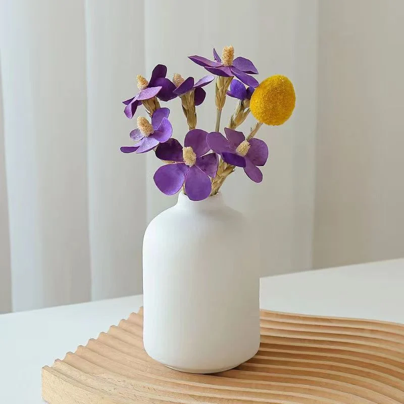 Natürlich getrocknetes Blumenstrauß Arrangement