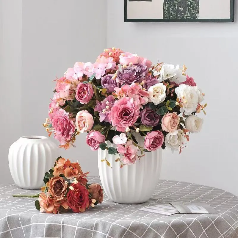 Lush Realistische Blumenstrauß Arrangement