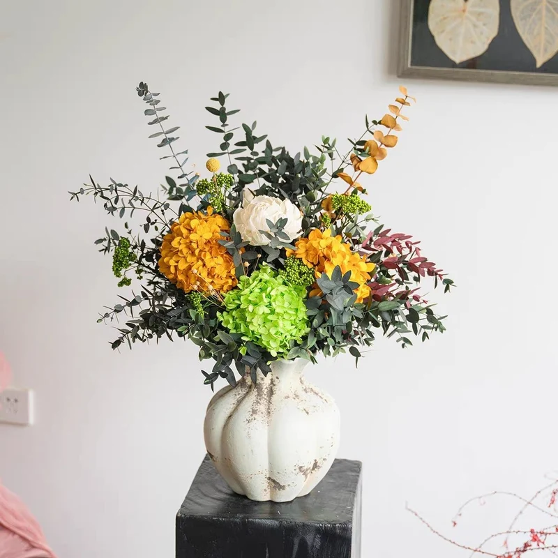 Lush Dekorative Künstliche Blumenanordnung