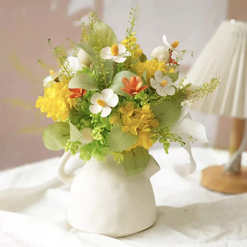Lush Künstliches Blumenarrangement mit Dekorativvase