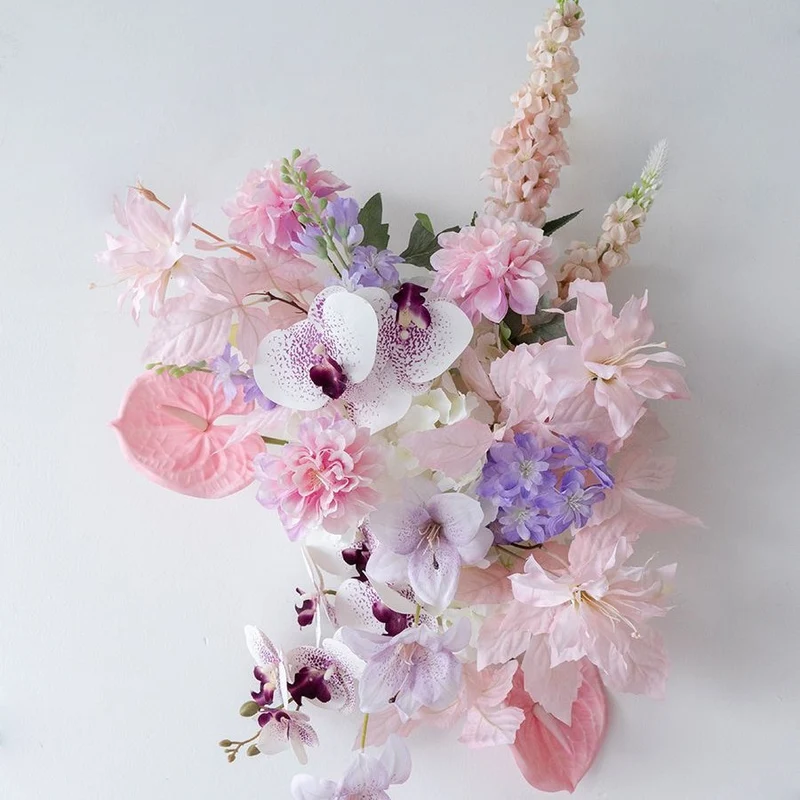 Lebensechte Seidenblumenarrangement