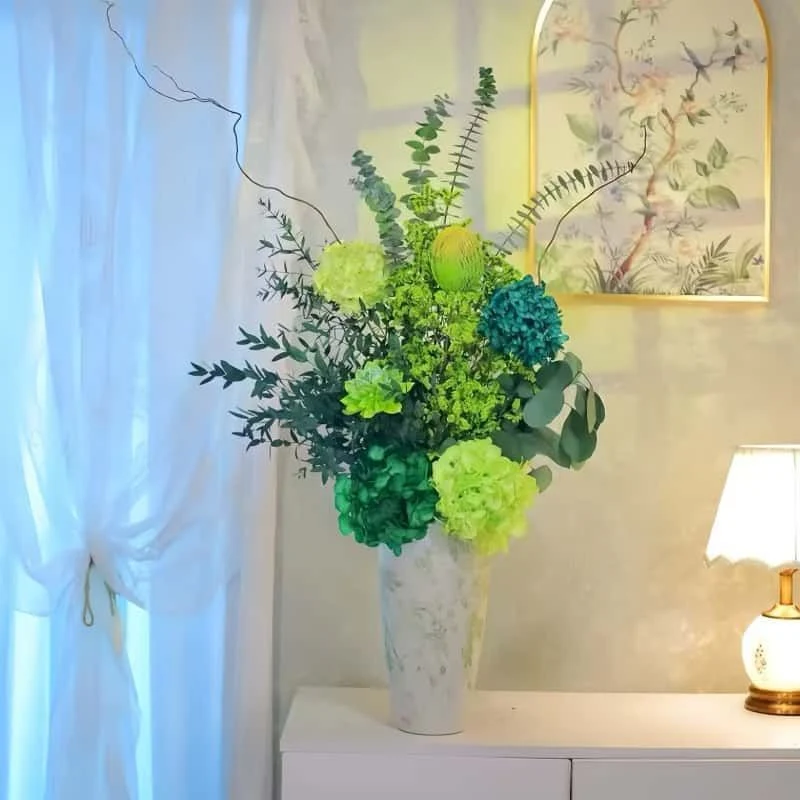 Lebensechte botanische Blumenanzeige