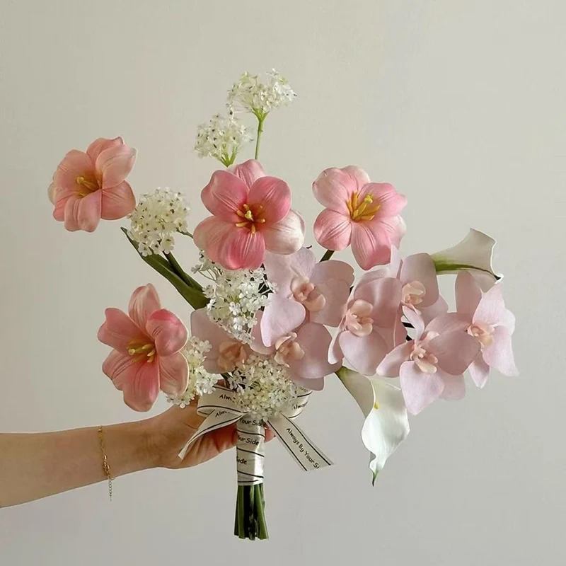 Schöner floraler Hochzeitsstrauß für besondere Feierlichkeiten
