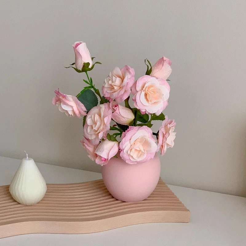 Elegante florale Anzeigeanordnung zur Heimdekoration