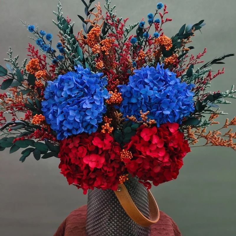 Dekorative Blumen-Centerpiece-Anordnung für besondere Anlässe