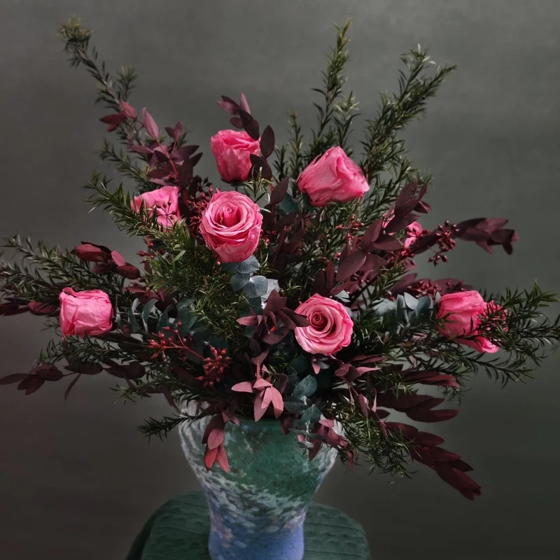 Dekorative Blumen-Centerpiece-Anordnung für besondere Anlässe