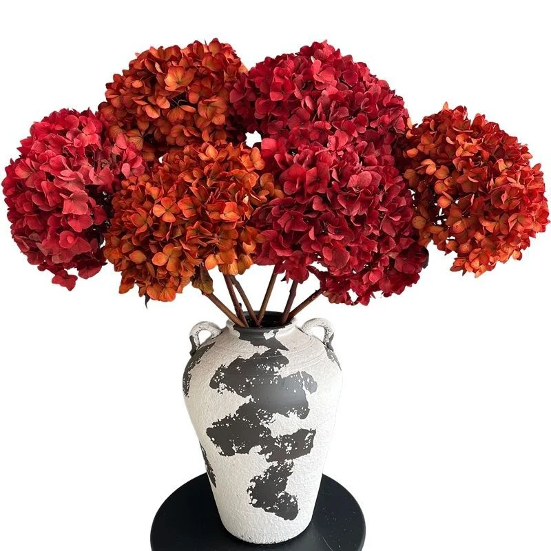 Exquisites Kunstblumenarrangement mit Hortensien