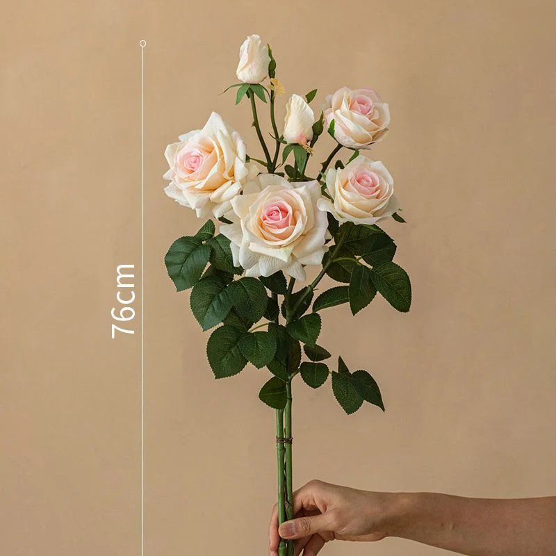 Elegante synthetische Rosenbouquet