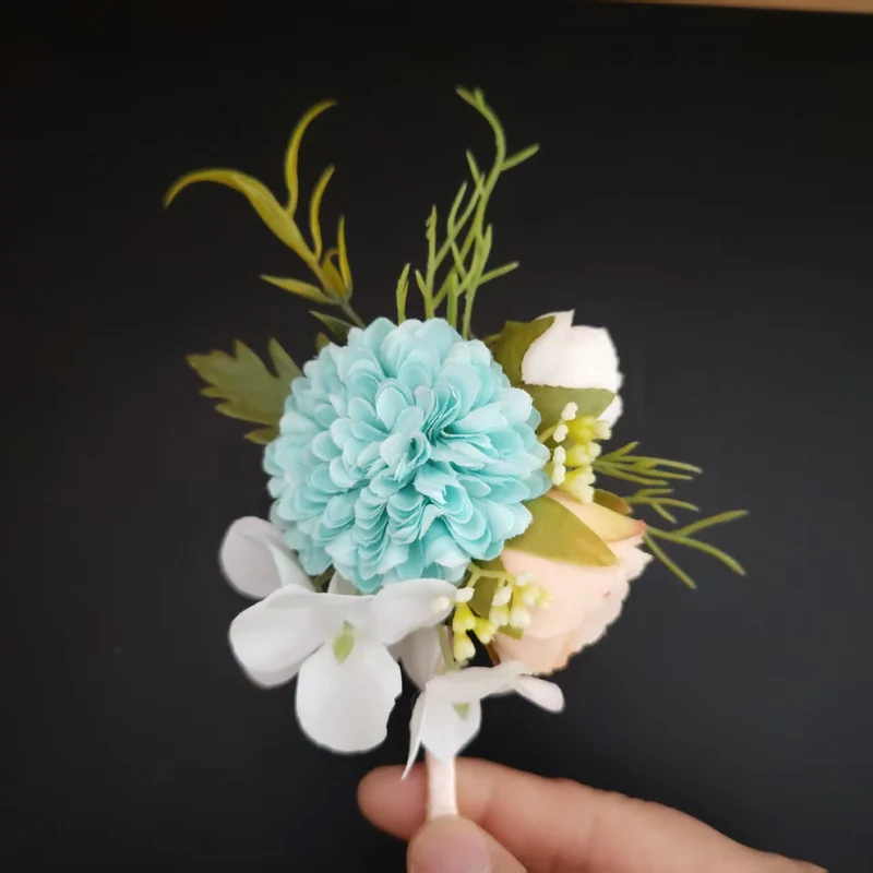 Blumenbroschen Arrangement