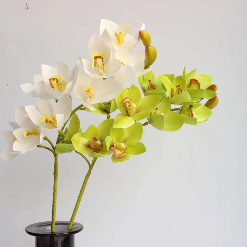 Realistische Orchideenblütenanordnung