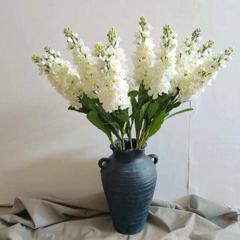 Realistische Blumenstängel