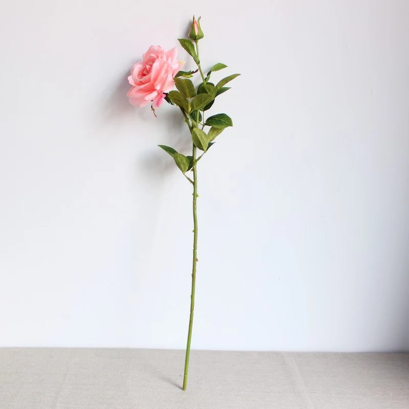 Realistische Blumenspross Rose