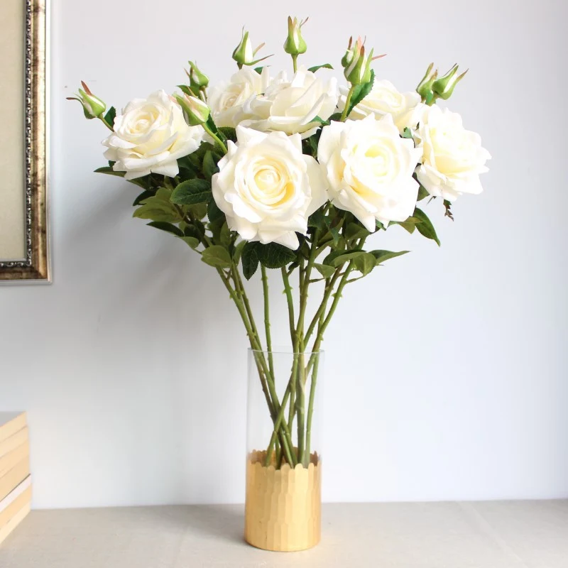 Realistische Blumenspross Rose