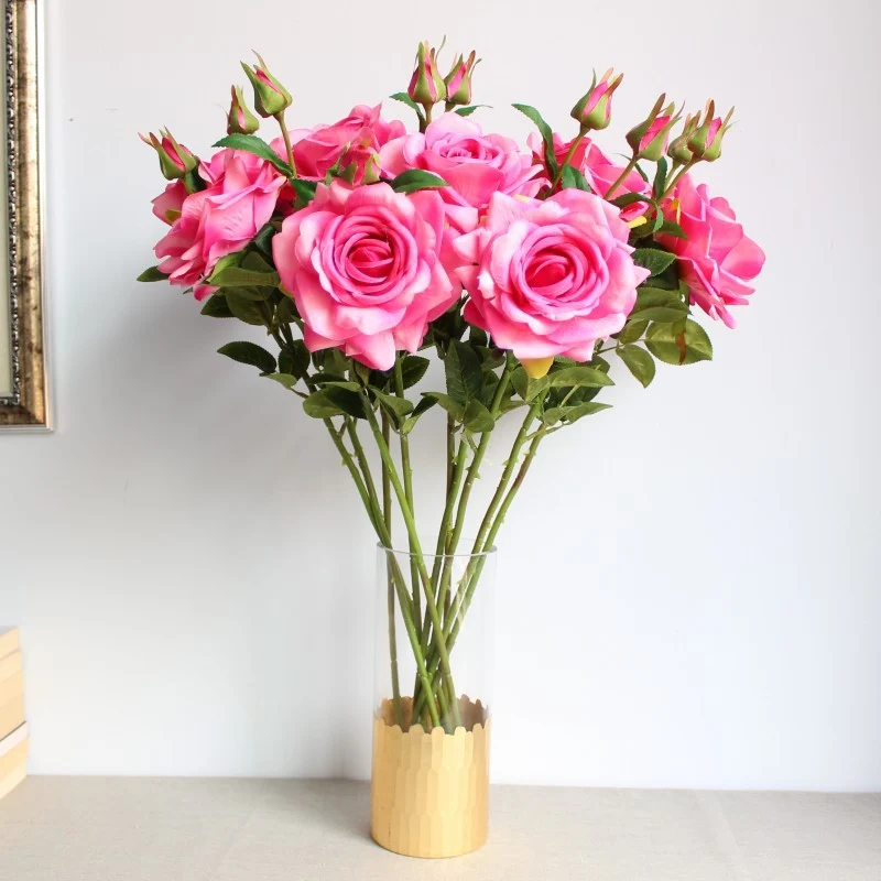 Realistische Blumenspross Rose