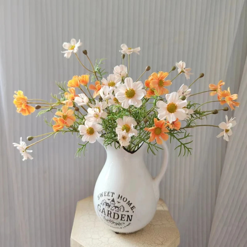 Realistische Blumenstielanordnung