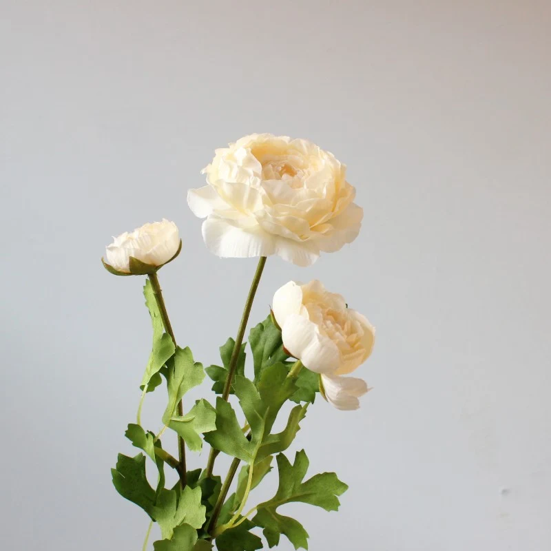 Realistische Blumenarrangement