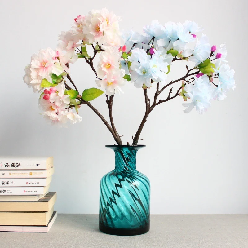 Realistische Dekorative Blumenast