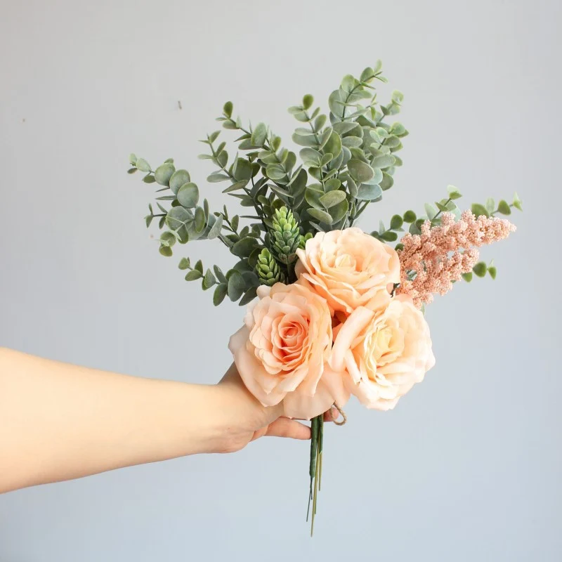 Lebensnahe Gelbe Rosenstrauß Arrangemement