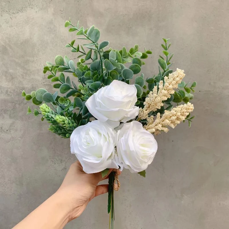 Lebensnahe Gelbe Rosenstrauß Arrangemement