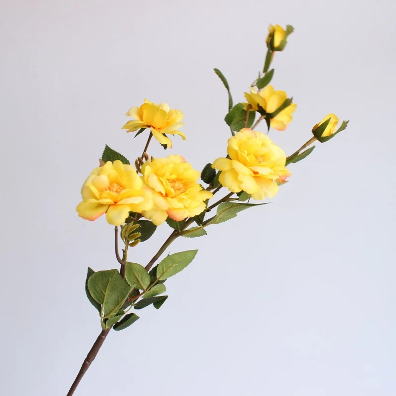 Lebensechter Floralrosenstamm