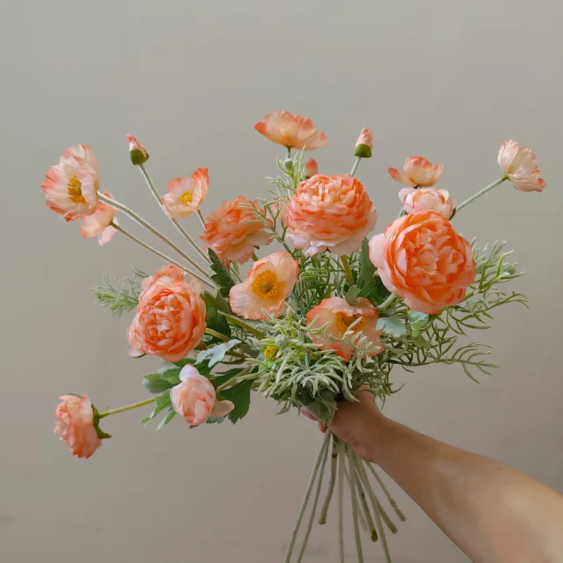 Lebensechtes Blumenstrauß-Arrangement