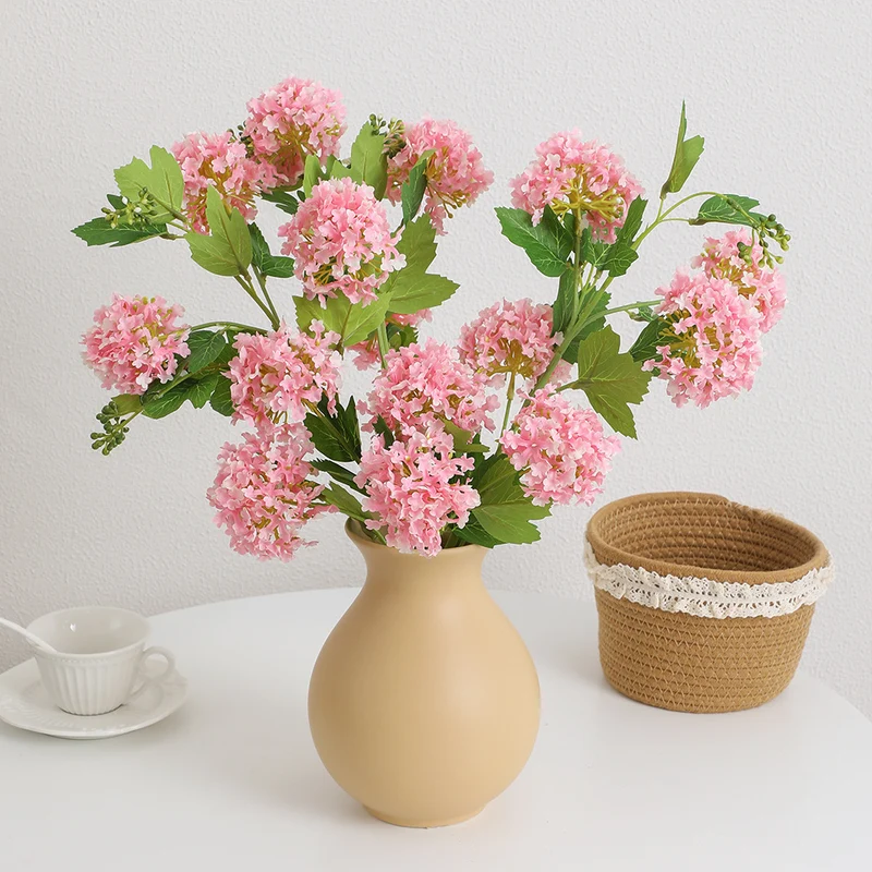 Künstlicher Hydrangeazweig mit lebhaften Blüten und detailreichen Blättern Karnz