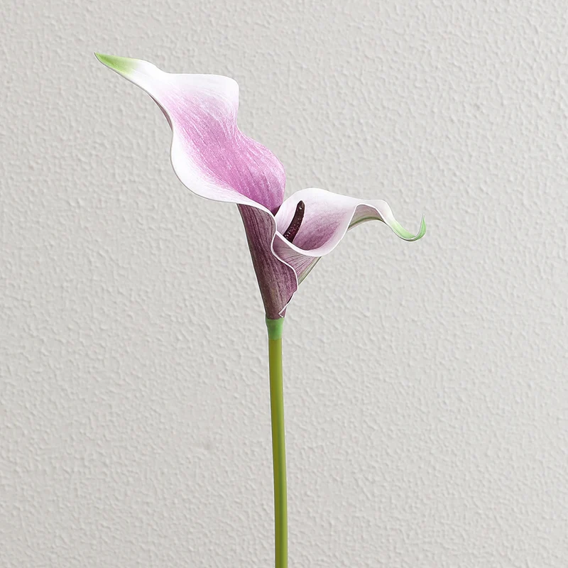 Künstlicher Calla-Blütenzweig mit realistischen Details Karnz