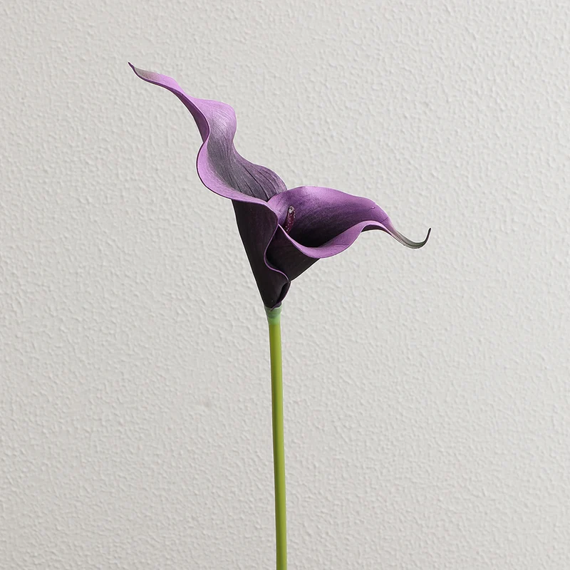 Künstlicher Calla-Blütenzweig mit realistischen Details Karnz