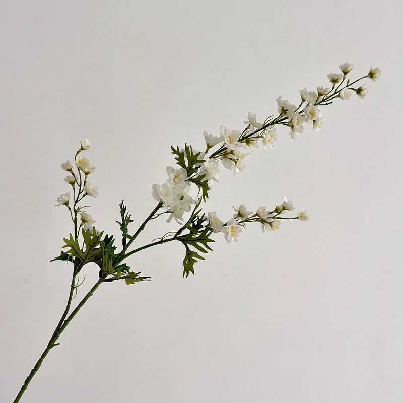 Künstlicher Blütenzweig mit detailreichen roten Blüten Karnz