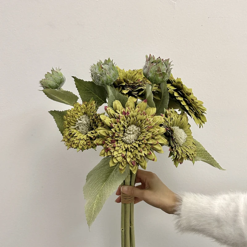 Künstlicher Blumenstrauß mit detailverliebten Blüten und Blättern Karnz