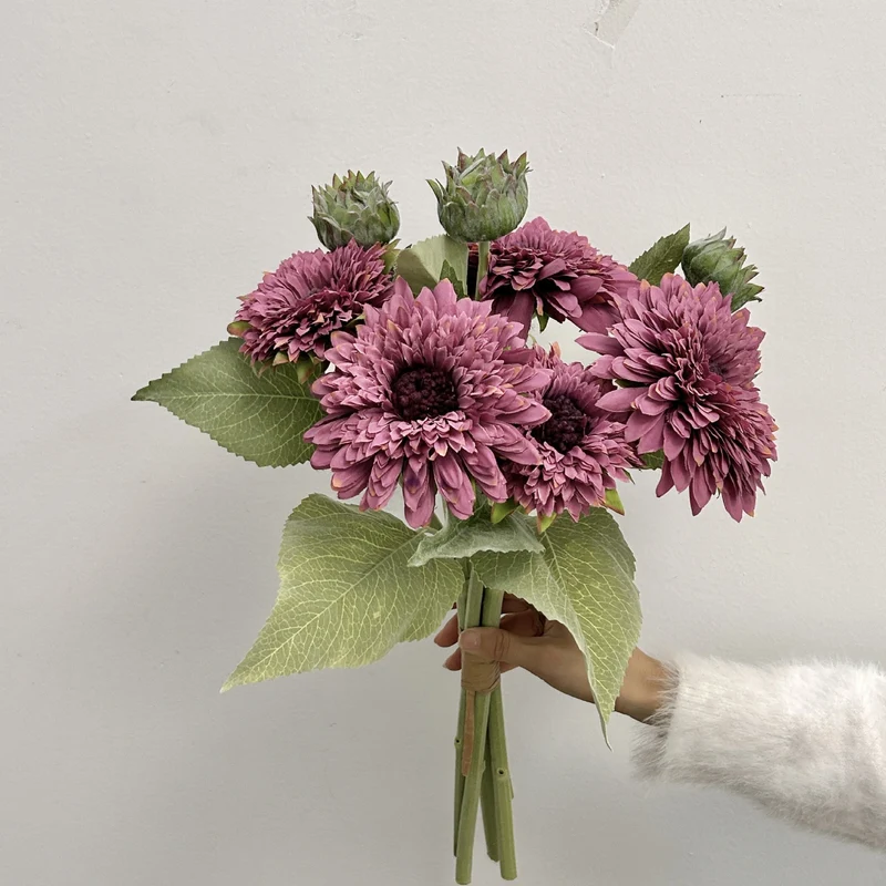 Künstlicher Blumenstrauß mit detailverliebten Blüten und Blättern Karnz