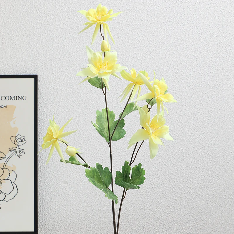 Künstlicher Blumenstrauß mit detailreichen Blüten und Blättern Karnz