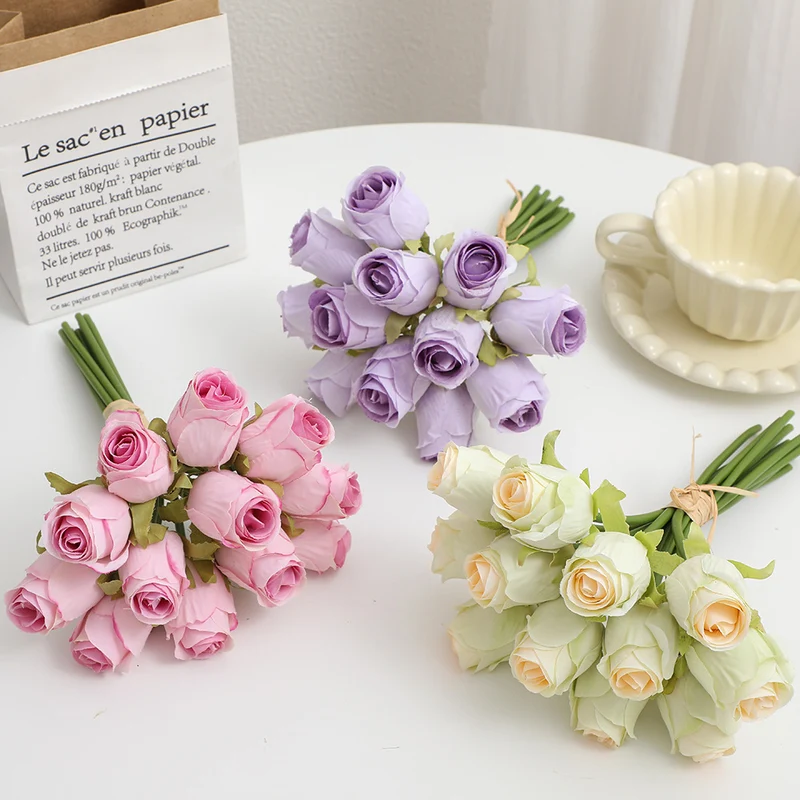 Künstlicher Rosenstrauß mit feinen Details Karnz