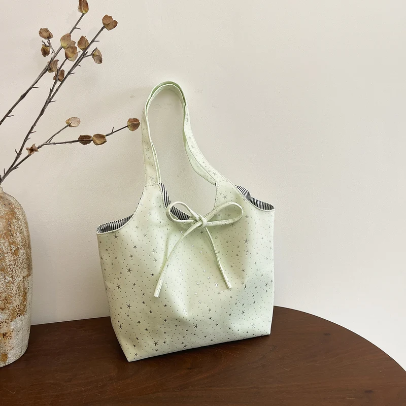 Stylische Canvas-Tote-Bag mit mehreren Taschen