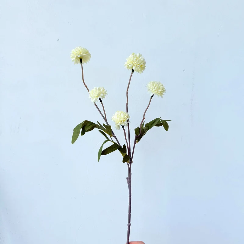 Dekorativer Künstlicher Blumenstrauß mit Detailreichem Designs Karnz