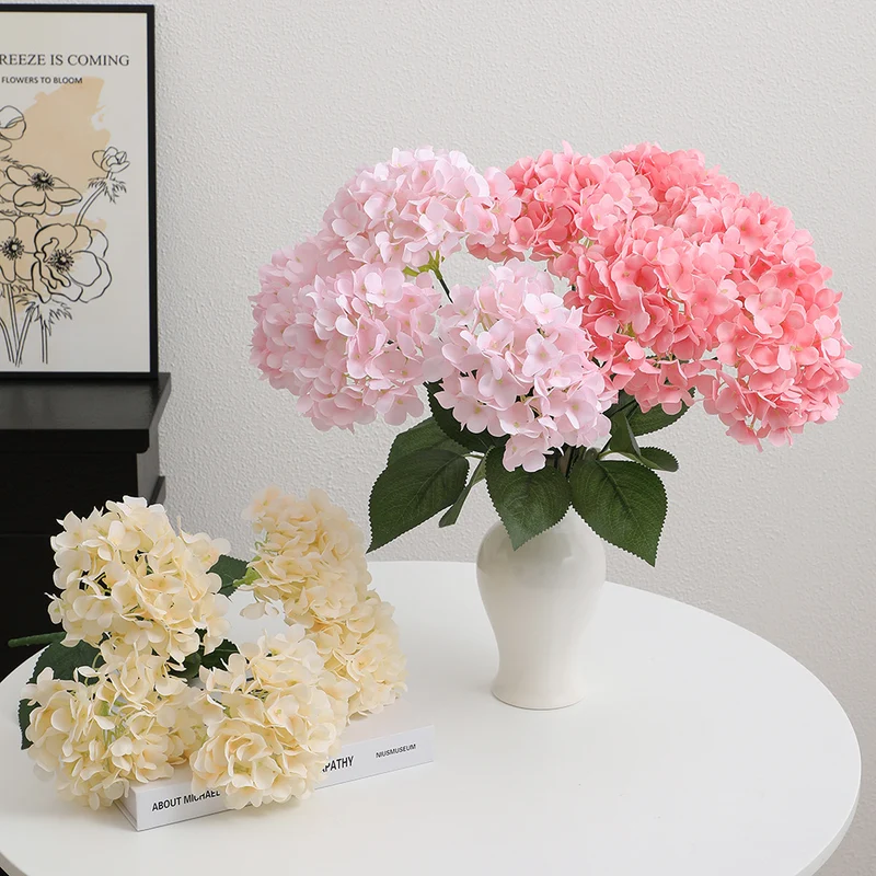 Dekorative Kunstblumenarrangement Karnz
