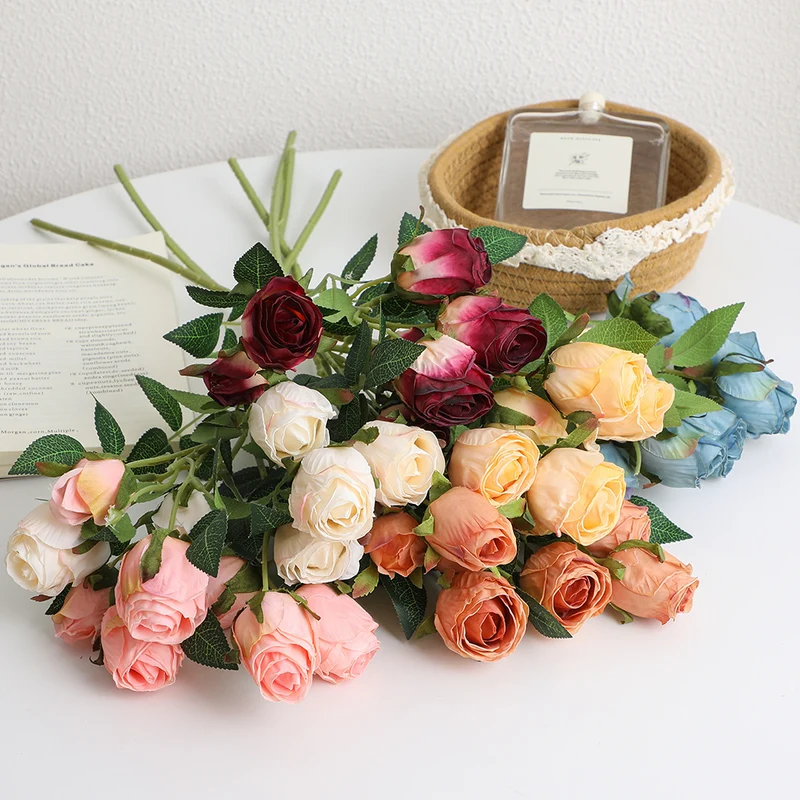Realistische Kunstrose mit detaillierten Blüten Karnz