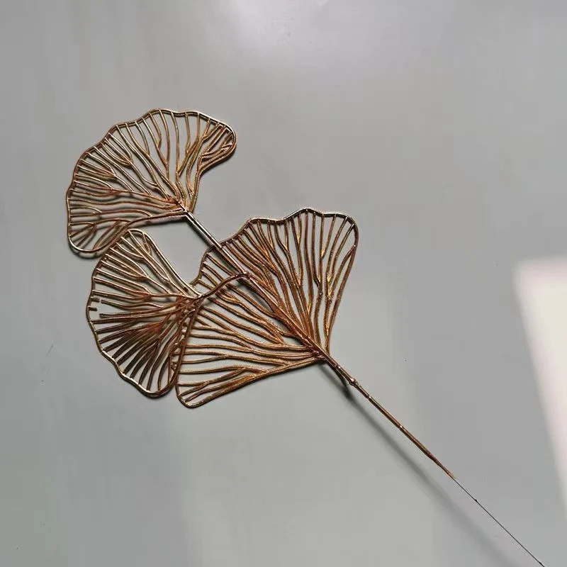 Elegante Metallblätter Dekoration Karnz