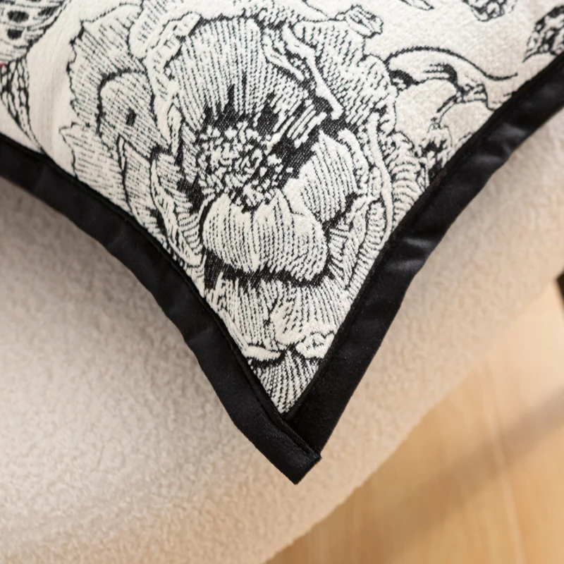 Besticktes Blumen Kissen