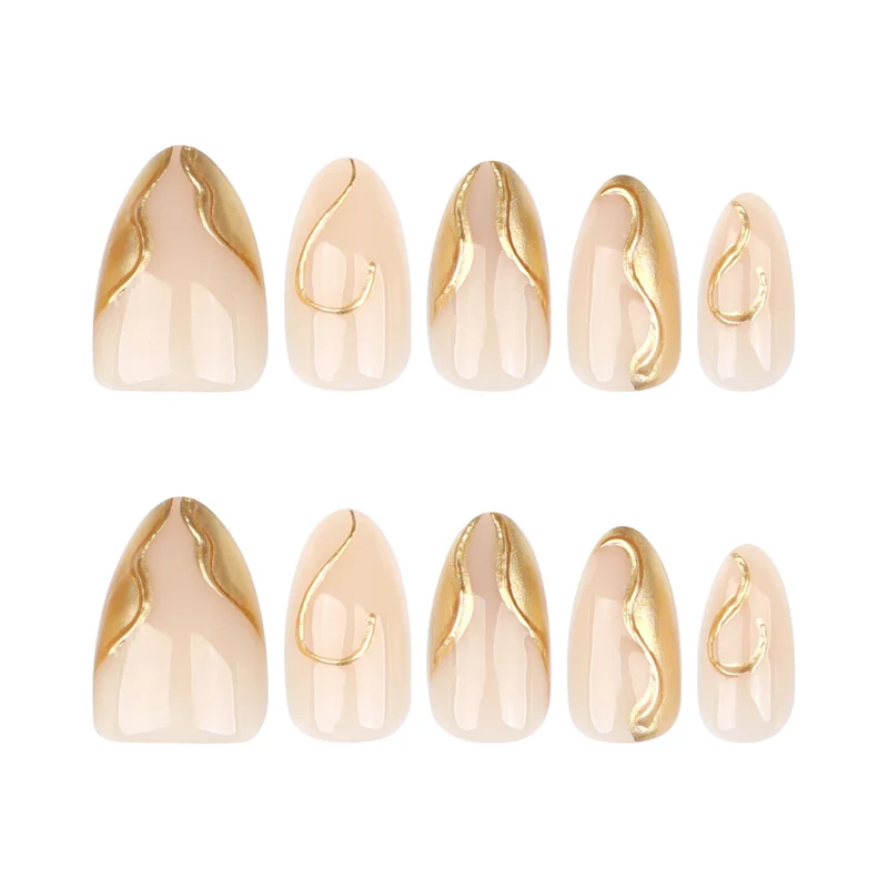 Kunstvolle Stiletto-Nägel mit eleganten Goldakzenten Karnz