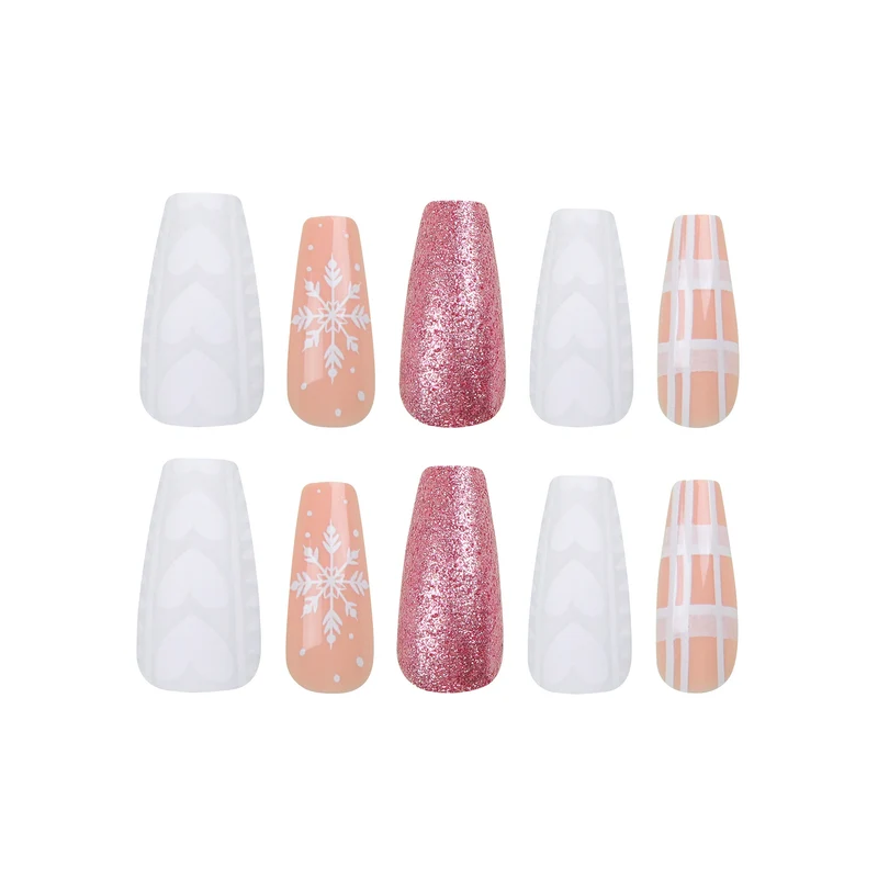 Kunstvolle Nagelverlängerungen mit festlichem Glitter-Design Karnz