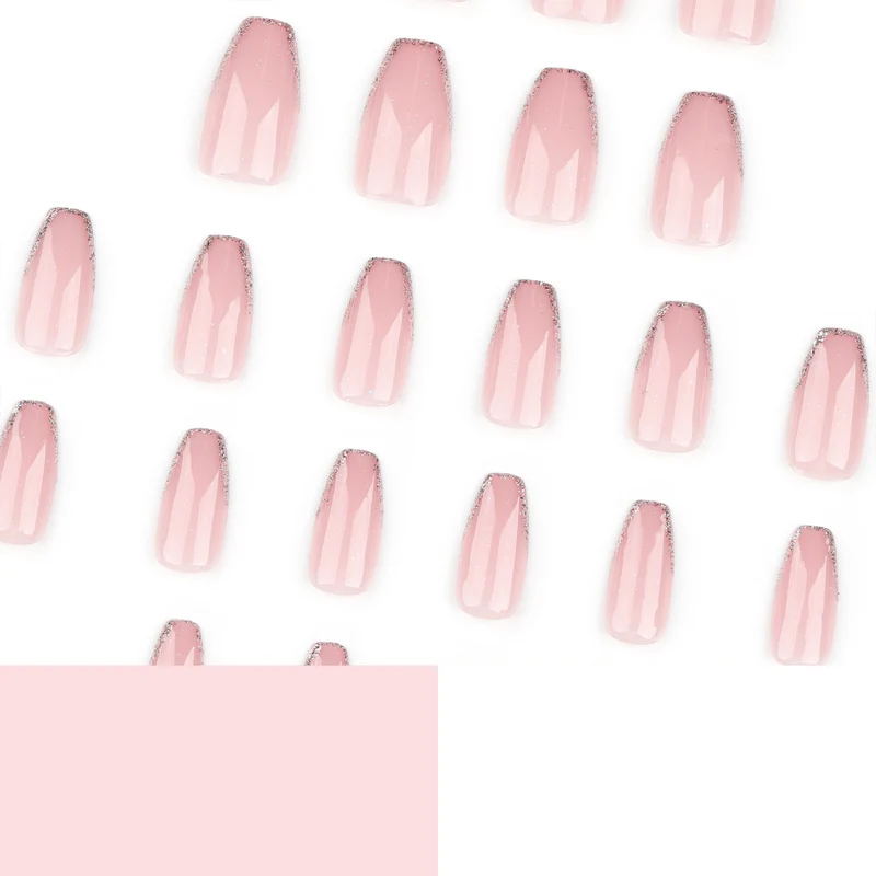 Kunstvolle Nagelverlängerungen mit elegantem Glitzer-Finish Karnz